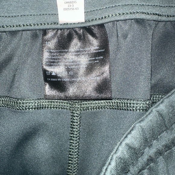 Lululemon softstream HR crop lounge pants - Picture 3 of 6